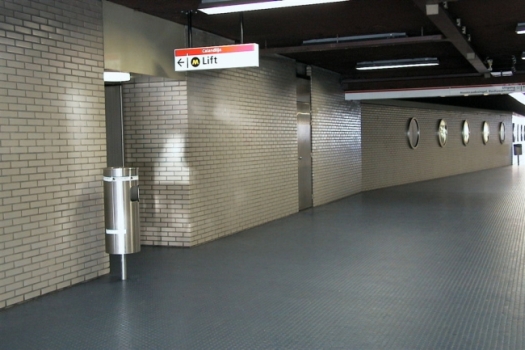 14/19 MetrostationRotterdam
